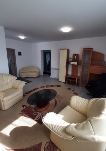 casa-cu-4-camere-de-inchiriat-situata-la-manastirea-doamnei-4