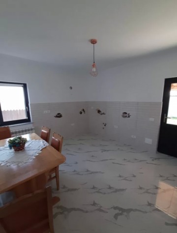 casa-cu-4-camere-de-inchiriat-situata-la-manastirea-doamnei-8