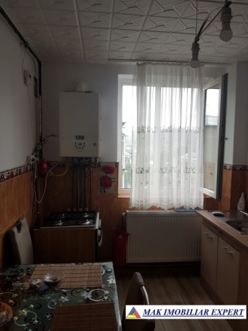 vand-apartament-2-camere-confort-1-etaj-44-in-visoi-campulung-muscel-arges-11