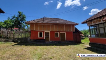 casa-musceleana-de-vanzare-in-poienarii-de-muscel-3-camere-teren-1168-mp-1