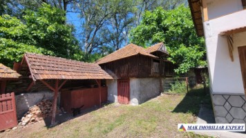 casa-musceleana-de-vanzare-in-poienarii-de-muscel-3-camere-teren-1168-mp-2