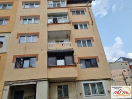 apartament-2-camere-etaj-2-campulung-muscel31700-euro-12