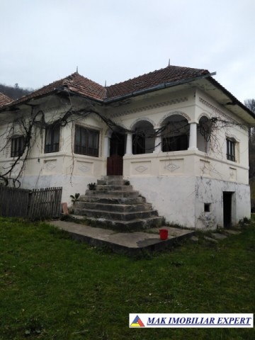 casa-cu-3-camere-si-teren-de-800-mp-amplasata-intr-o-zona-linistita-langa-padure-vulturesti-arges