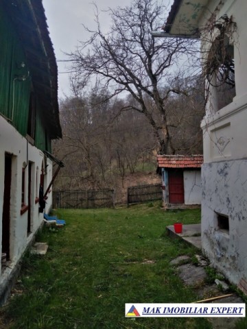 casa-cu-3-camere-si-teren-de-800-mp-amplasata-intr-o-zona-linistita-langa-padure-vulturesti-arges-2
