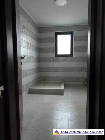vila-spatioasa-cu-8-camere-si-teren-de-400-mp-in-flamanda-campulung-muscel-arges-16