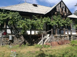 casa-bunicilor-cu-toate-dependintele-necesare-la-4-km-de-autostrada-7