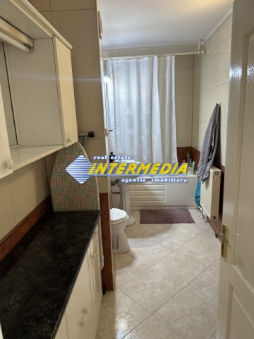 apartament-2-camere-centru-etaj-2-de-inchiriat-mobilat-alba-iulia-zona-primariei-4