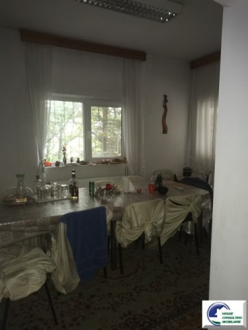 casa-pentru-locuit-situata-in-busteni-13