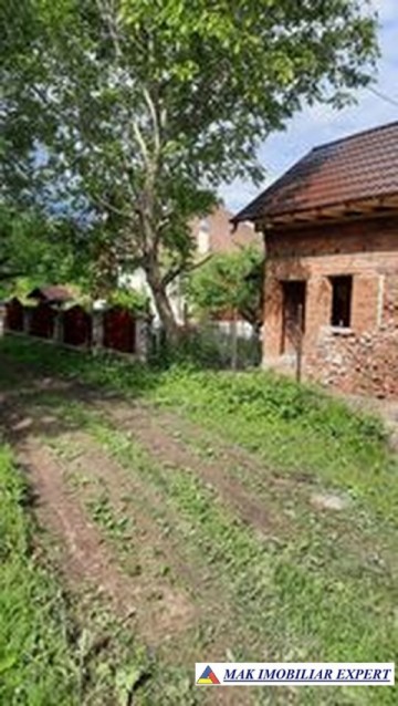teren-intravilan-de-1-ha-cu-casa-la-rosu-utilitati-si-acoperis-nou-situat-in-bilcesti-valea-mare-pravat-arges-6