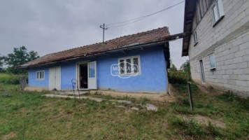 casa-pm-la-rosu-in-sat-cernesti-com-todireni-teren-2200-mp-4