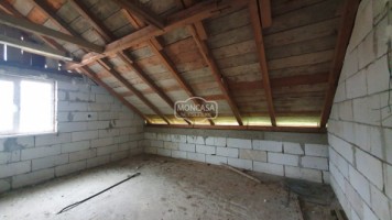 casa-pm-la-rosu-in-sat-cernesti-com-todireni-teren-2200-mp-11