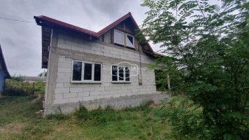 casa-pm-la-rosu-in-sat-cernesti-com-todireni-teren-2200-mp-26