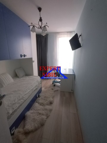 inchiriez-casa-4-camerecu-curte-30-mpzona-calea-cisnadiei-10