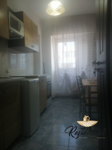 apartament-2-camere-decomandat-in-galata-mobilat-si-utilat-4