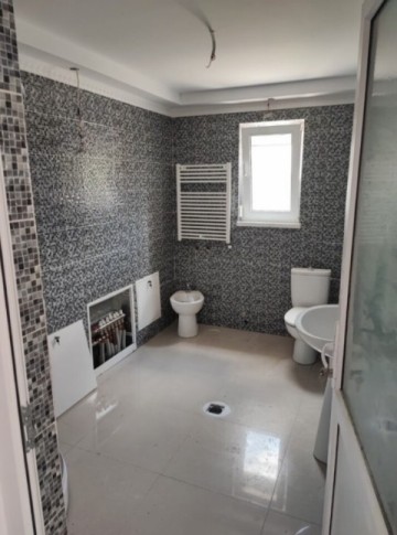 de-vanzare-casa-320-mp-pret-200000-1