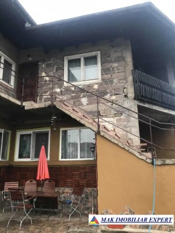 vila-5-camere-teren-450-mp-de-vanzare-in-cretisoara-campulung-muscel-arges-ideala-pentru-locuinta-de-familie