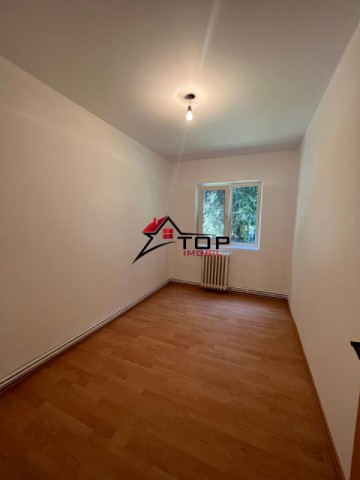 apartament-cu-4-camere-decomandat-pacurari-petru-poni-3