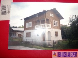vila-4-camere-teren-869-mp-de-vanzare-in-malul-cu-flori-dambovita-ideala-pentru-familie-0