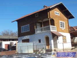vila-4-camere-teren-869-mp-de-vanzare-in-malul-cu-flori-dambovita-ideala-pentru-familie-7