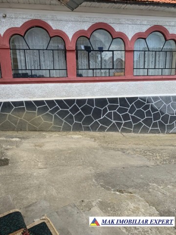 casa-7-camere-2-corpuri-teren-1300-mp-de-vanzare-in-pucheni-dambovita