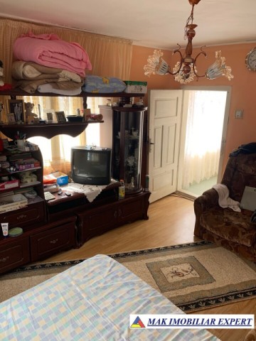casa-7-camere-2-corpuri-teren-1300-mp-de-vanzare-in-pucheni-dambovita-5