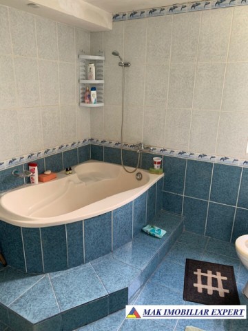 casa-7-camere-2-corpuri-teren-1300-mp-de-vanzare-in-pucheni-dambovita-13