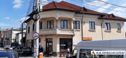 complex-vila-stil-cu-23-camere-si-teren-de-1100-mp-de-vanzare-in-centru-campulung-muscel-arges-1