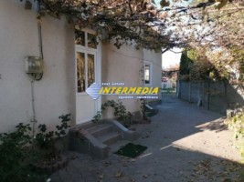 casa-de-vanzare-in-alba-iulia-centru-cu-4-camere-teren-aferent-1000-mp-4