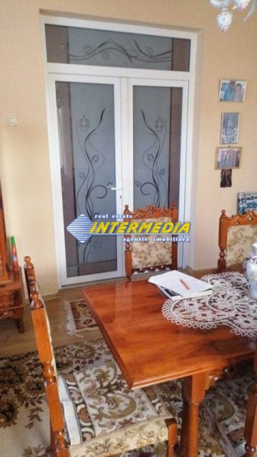 casa-de-vanzare-in-alba-iulia-centru-cu-4-camere-teren-aferent-1000-mp-2