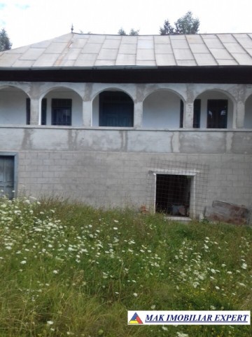 urgent-vand-casa-musceleana-cu-4-camere-si-teren-de-2980-mp-matau-arges-1