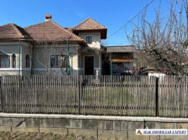 casa-5-camere-cu-teren-600-mp-de-vanzare-in-campulung-muscel-central-arges-3