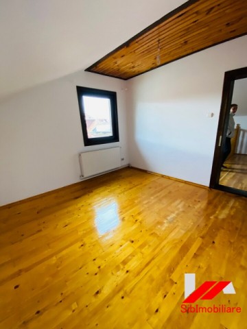 casa-tip-duplex-3-camere-cu-gradina-de-inchiriat-in-sibiu-zona-centrala-13