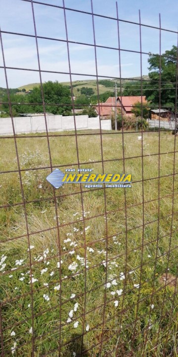 teren-intravilan-de-vanzare-600-mp-in-oarda-0