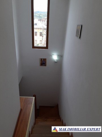 vila-de-vanzare-in-centru-campulung-muscel-arges-5-camere-stil-elegant-teren-235-mp-20