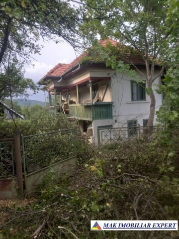 casa-musceleana-autentica-cu-3-camere-si-teren-de-1840-mp-in-marcus-campulung-muscel-arges