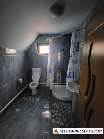 vila-10-camere-cu-teren-700-mp-de-vanzare-la-pestera-dambovicioara-arges-10