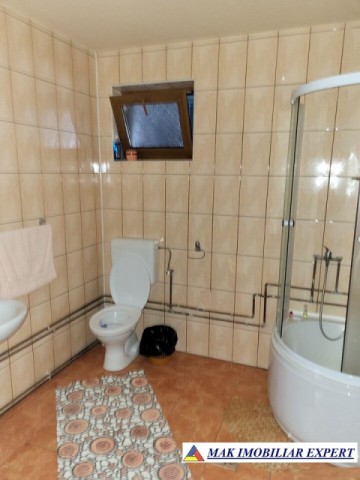vila-10-camere-cu-teren-700-mp-de-vanzare-la-pestera-dambovicioara-arges-11