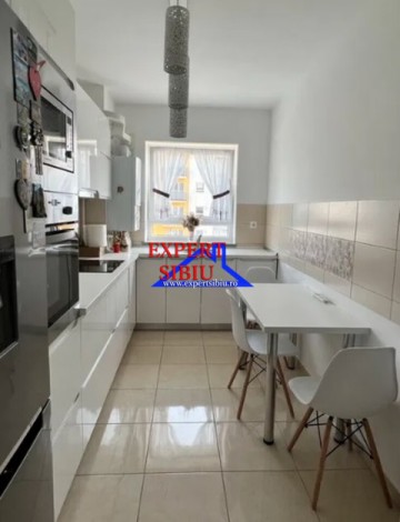 inchiriez-ap3-camere-decomandatrecent-renovat-zona-mihai-viteazul-4