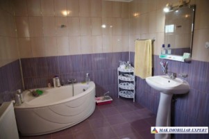 vila-8-camere-cu-teren-1200-mp-de-vanzare-in-apa-sarata-campulung-muscel-arges-ideala-pentru-familie-mare-sau-pensiune-8