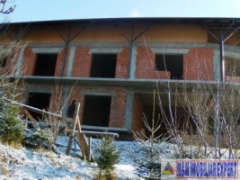 vila-la-rosupensiune-12-camere-cu-teren-4500-mp-in-valea-mare-pravat-arges-3
