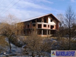 vila-la-rosupensiune-12-camere-cu-teren-4500-mp-in-valea-mare-pravat-arges-14
