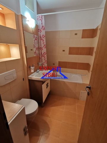 inchiriez-apartament-4-camere-decomandatrenovatzona-strand-10
