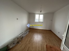 casa-noua-cu-4-camere-pivnita-de-vanzare-alba-iulia-finisata-teren-1400-mp-2