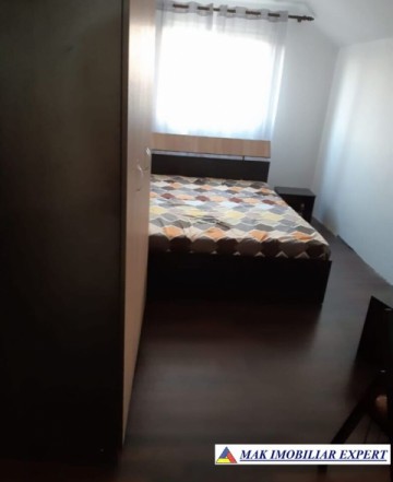 vila-cu-5-camere-cu-teren-de-400-mp-titesti-arges-3