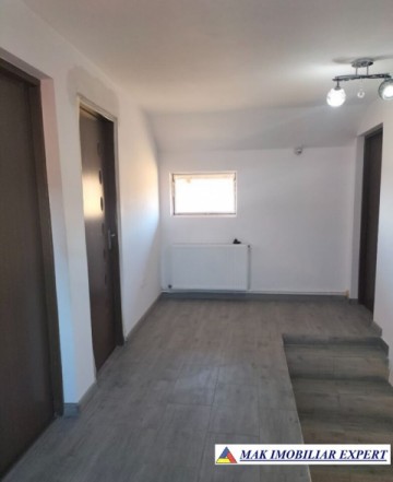 vila-cu-5-camere-cu-teren-de-400-mp-titesti-arges-2