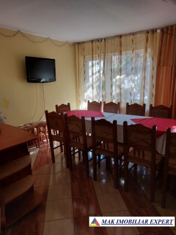 vila-11-camere-cu-teren-575-mp-de-vanzare-in-zona-pestera-dambovicioara-arges-ideala-pentru-investitie-turistica-2