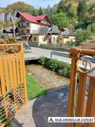 vila-11-camere-cu-teren-575-mp-de-vanzare-in-zona-pestera-dambovicioara-arges-ideala-pentru-investitie-turistica-10