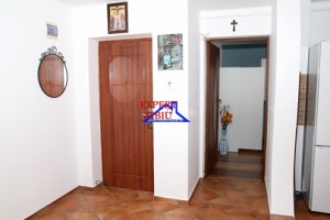 inchiriez-apartament-3-camere-la-mansardarecent-renovatzona-ciresica-8