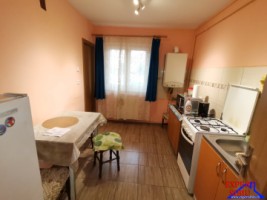inchiriez-apartament-2-camere-decomandat-zona-centrala