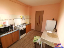 inchiriez-apartament-2-camere-decomandat-zona-centrala-5